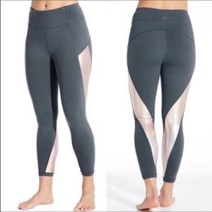 Calia by Carrie Underwood Limited Edition Lumia Rose Gold Cropped Legging M